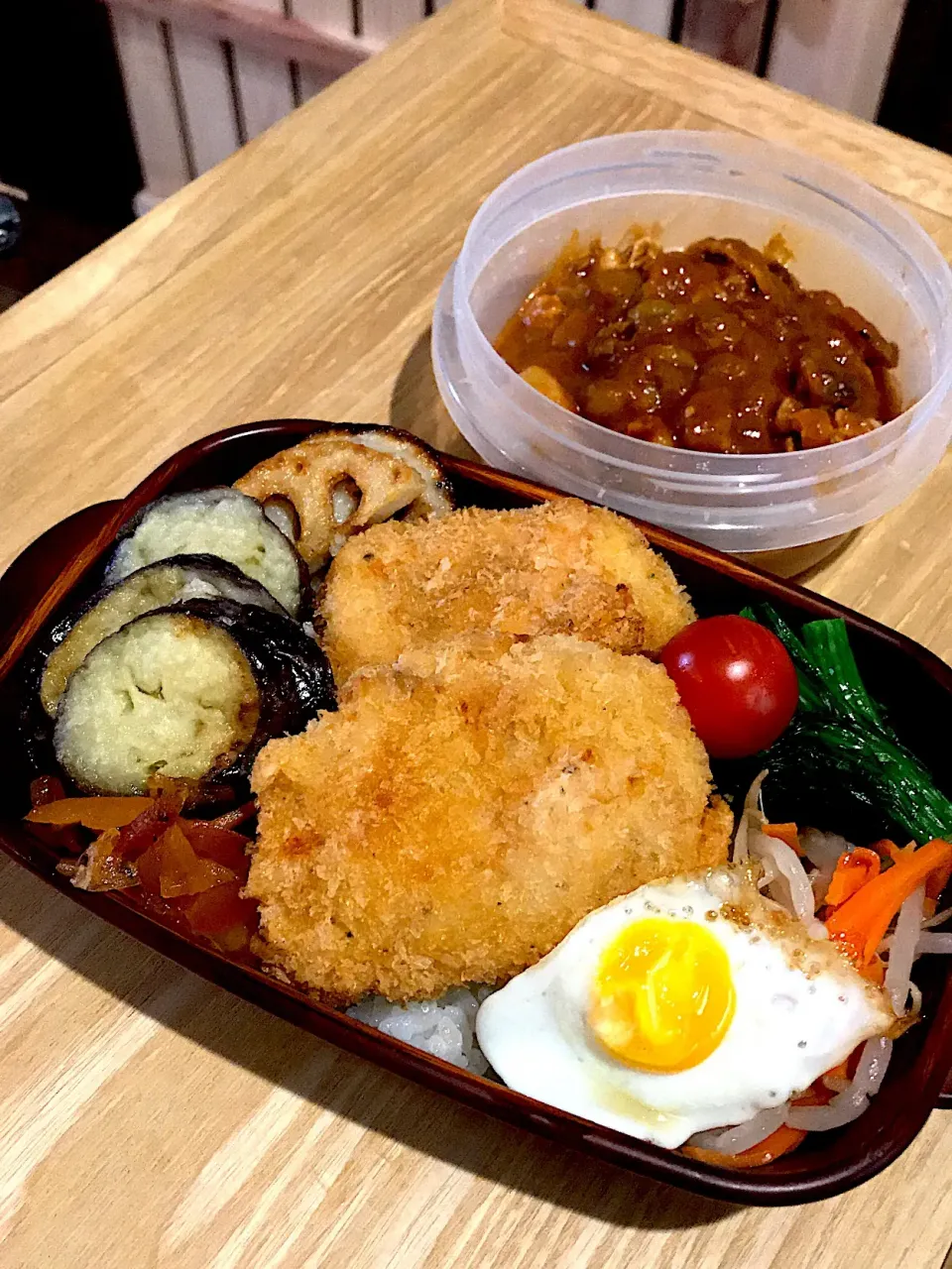 Snapdishの料理写真:チキンカツ豆カレー弁当|二キィさん