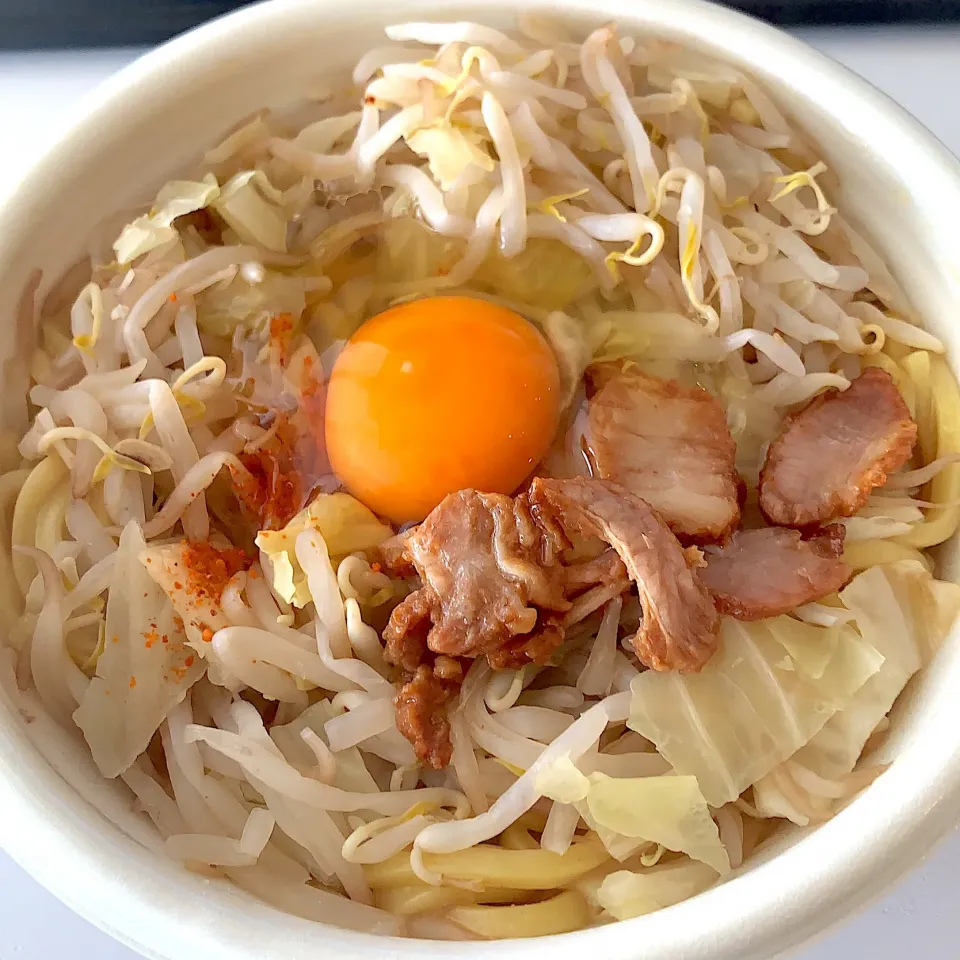 野菜マシニンニク醤油ラーメン(◍•ڡ•◍)❤|いつみさん