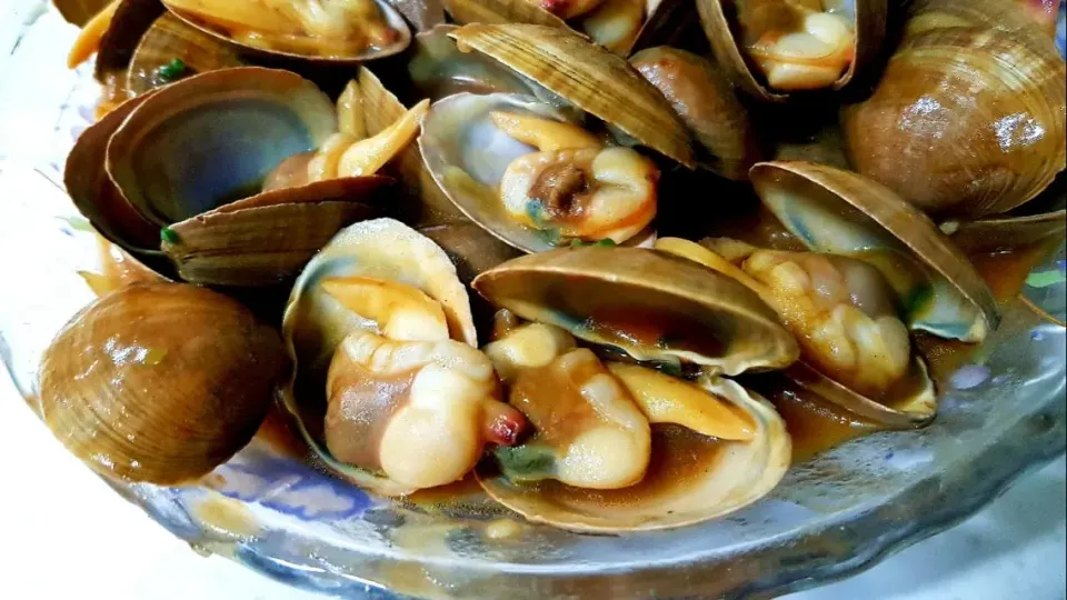 saute clams in chili sauce|steven z.y.さん