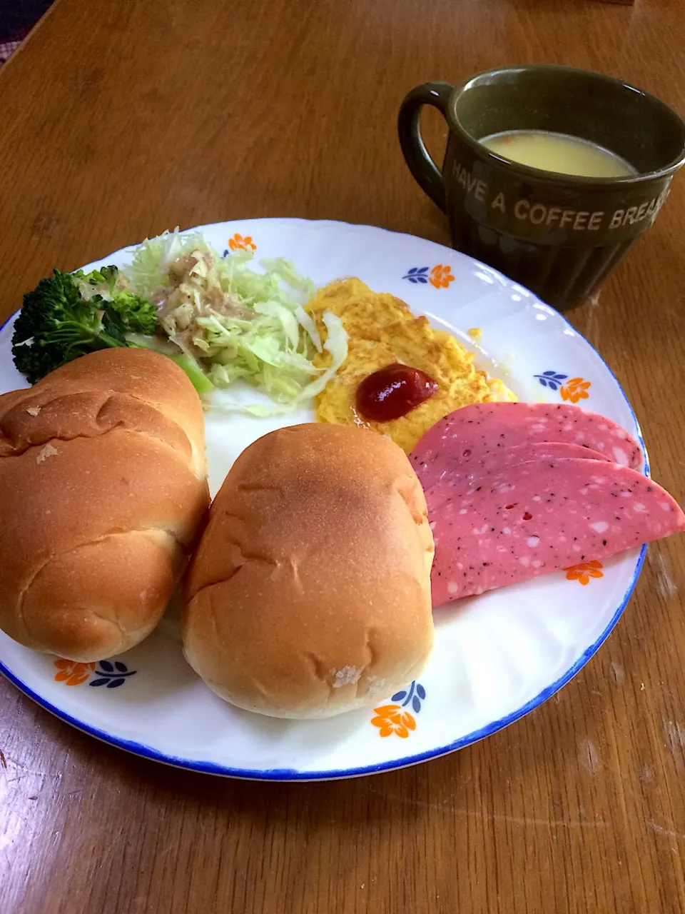 Snapdishの料理写真:ペリカンのパンでモーニング|みぃたんさん