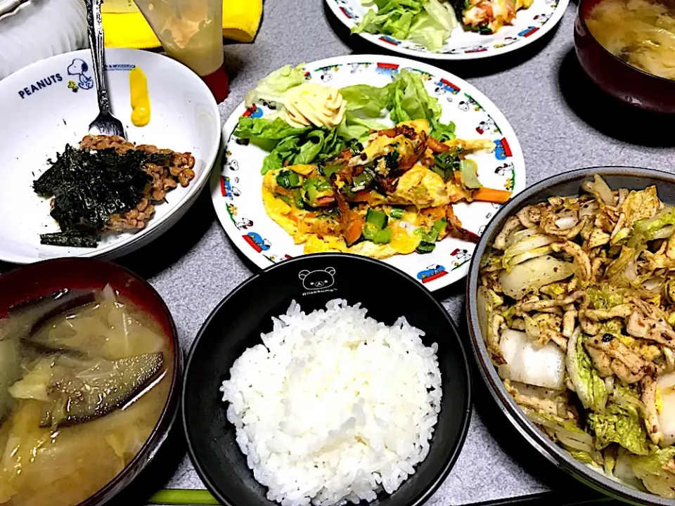 Snapdishの料理写真:切り干し大根が膨らむ膨らむw  #夕飯  白米、切り干し大根白菜浅漬け、海苔納豆、茄子キャベツ味噌汁、レタス、人参小松菜桜エビ粉チーズオムレツ|ms903さん