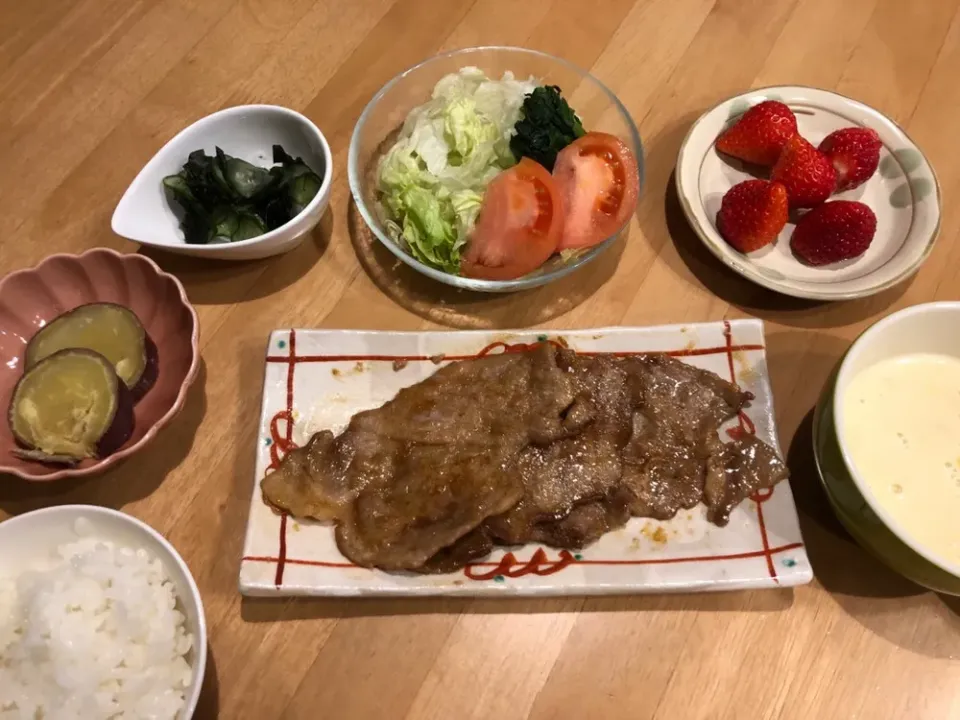 Snapdishの料理写真:豚肉の生姜焼き★|Natsuki Ishikawaさん