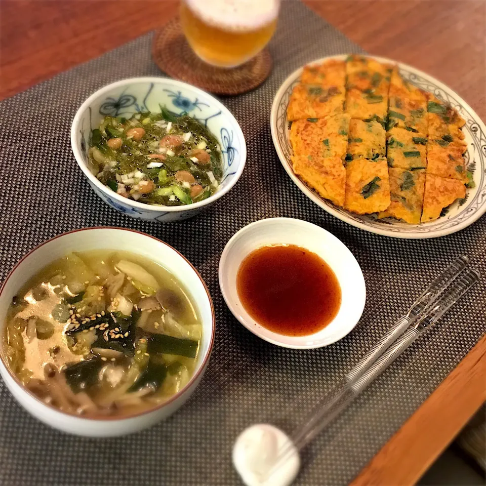 Snapdishの料理写真:キムチ入りにらチヂミ
めかぶ納豆
レタスとわかめのスープ|𓇼 Ⓢ Ⓗ Ⓘ Ⓝ Ⓞ Ⓑ Ⓤ 𓇼さん