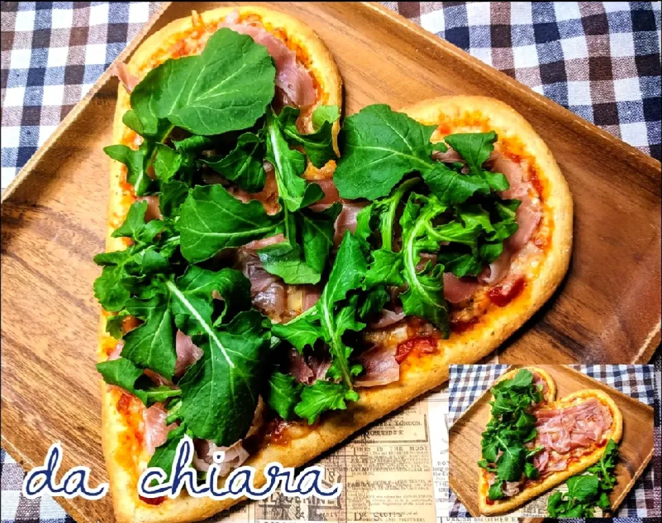 みったんさんのイタリアンおかずの素で生ハムとルッコラの❤ピザ|chiaraさん