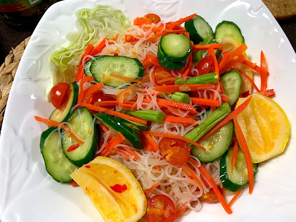 Bifun Thai salad|yeni kartikasariさん