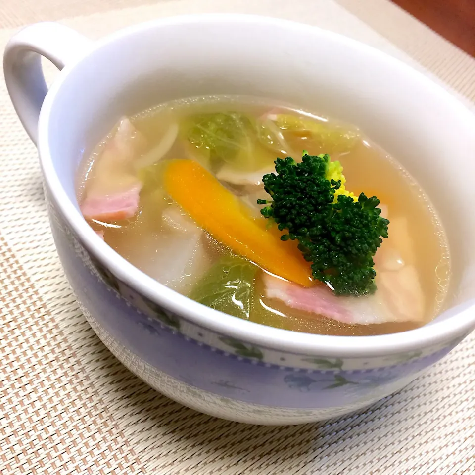 ☆今日の晩ごはん☆  シンプルな野菜スープ|hamamaさん