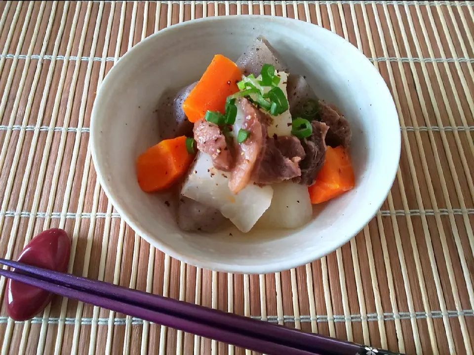 Snapdishの料理写真:牛すじ肉の塩麹煮込み|真希さん