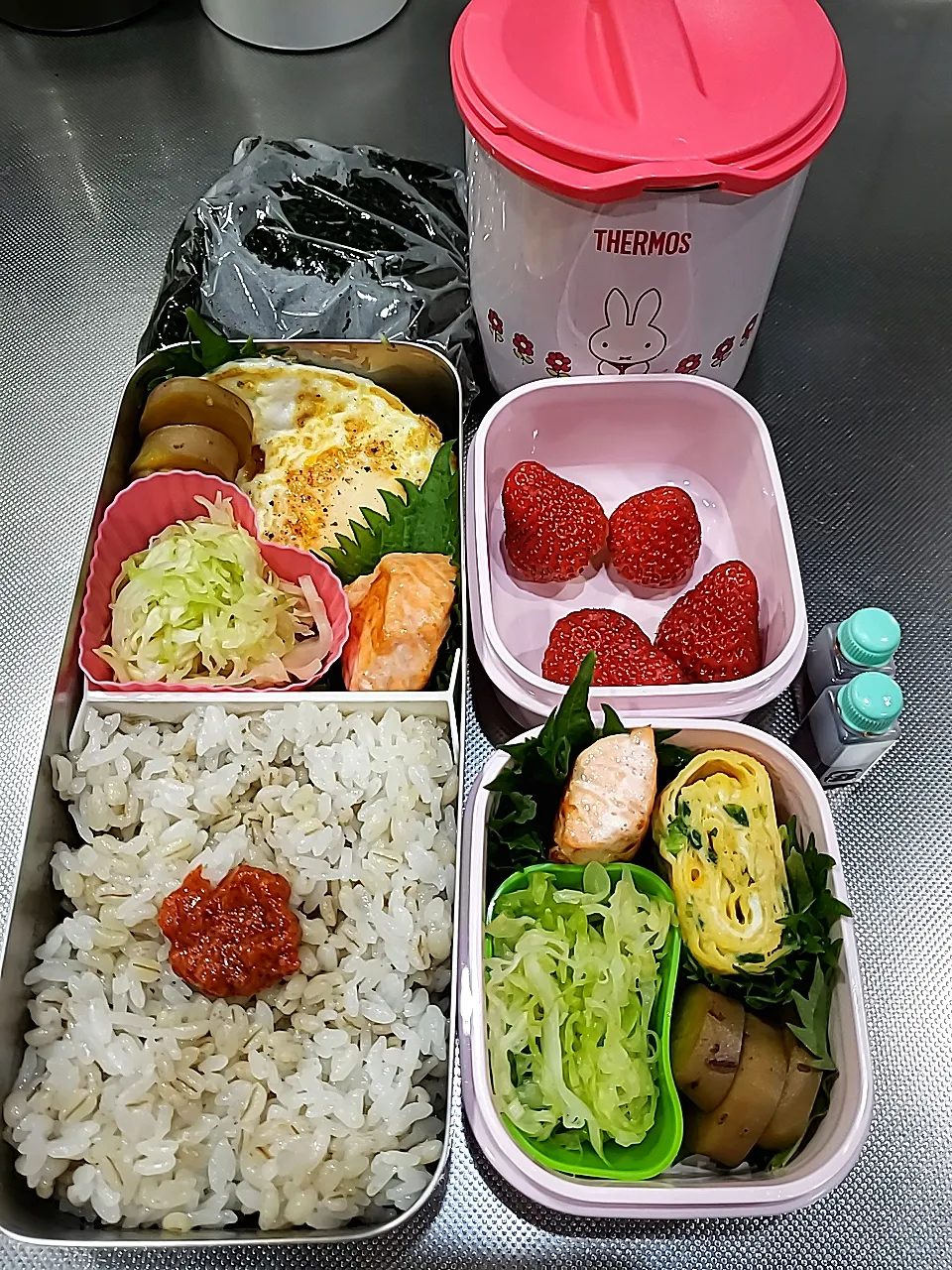 Snapdishの料理写真:今日のお弁当　パパ&中学生娘ちゃん(*^^*)|sakuhimaさん