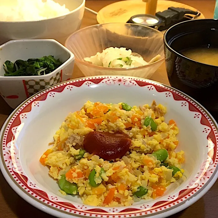 Snapdishの料理写真:アル中病棟の朝ごはん☀️☀️🔆21日目
ごはん🍚  みそ汁（庄内麩）  スクランブルエッグ（ツナ）  大根サラダ  じやこ和え|ぽんたさん