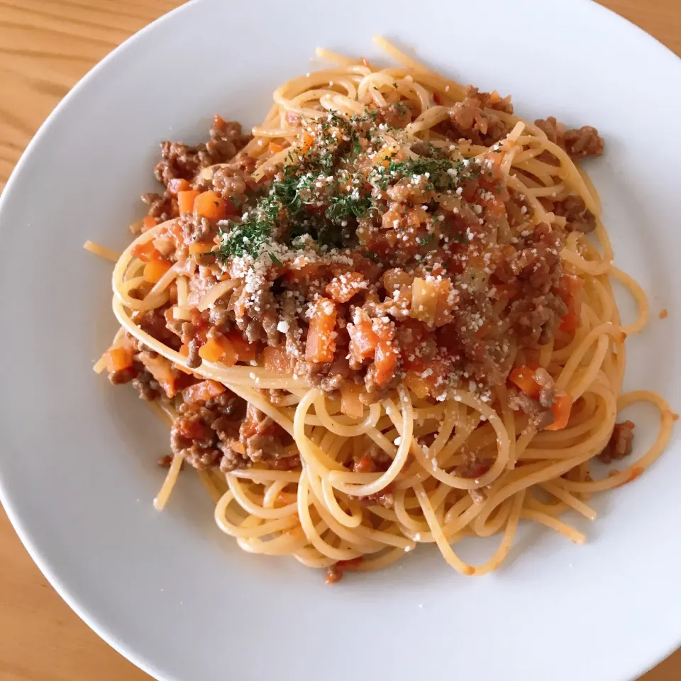 Snapdishの料理写真:ミートソースパスタ(๑*＿*๑)お昼ごはん|サチャンさん