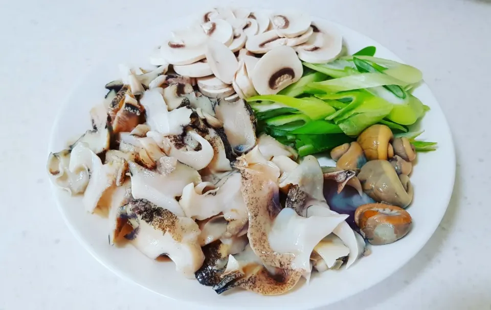 saute sea snails|steven z.y.さん