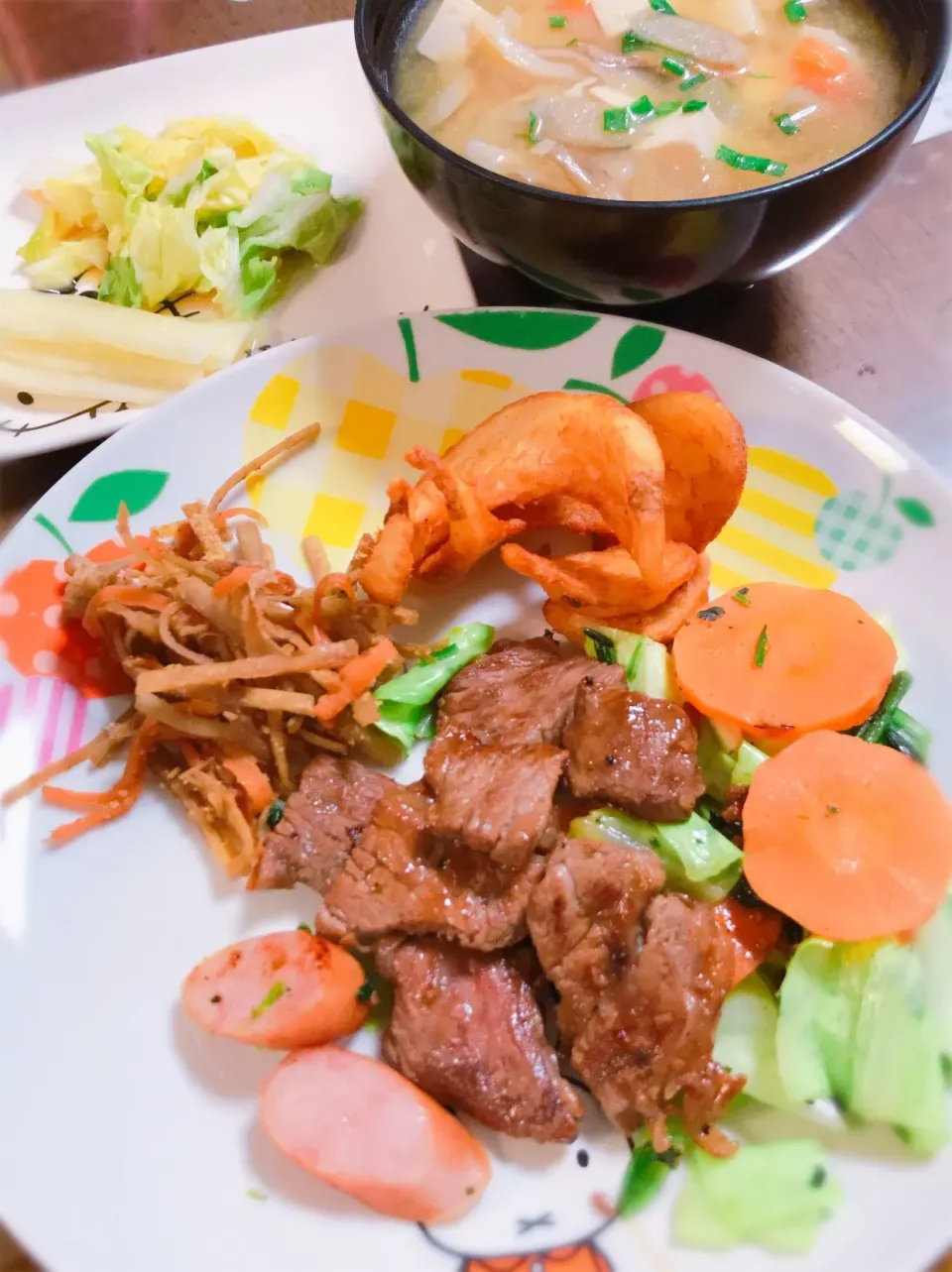 焼肉と豚汁 肉肉夕飯(*´꒳`*)|美羽さん