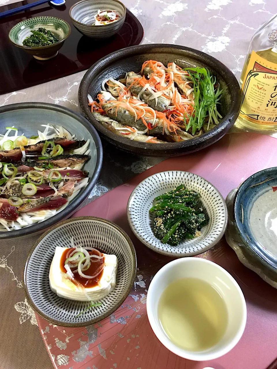 Snapdishの料理写真:今日の夕食
カツオのタタキ、鯵の南蛮漬け他|陽子さん