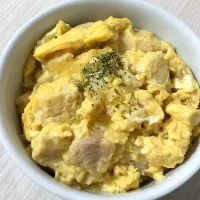 Snapdishの料理写真:豆腐入り親子丼|saaya🔰さん