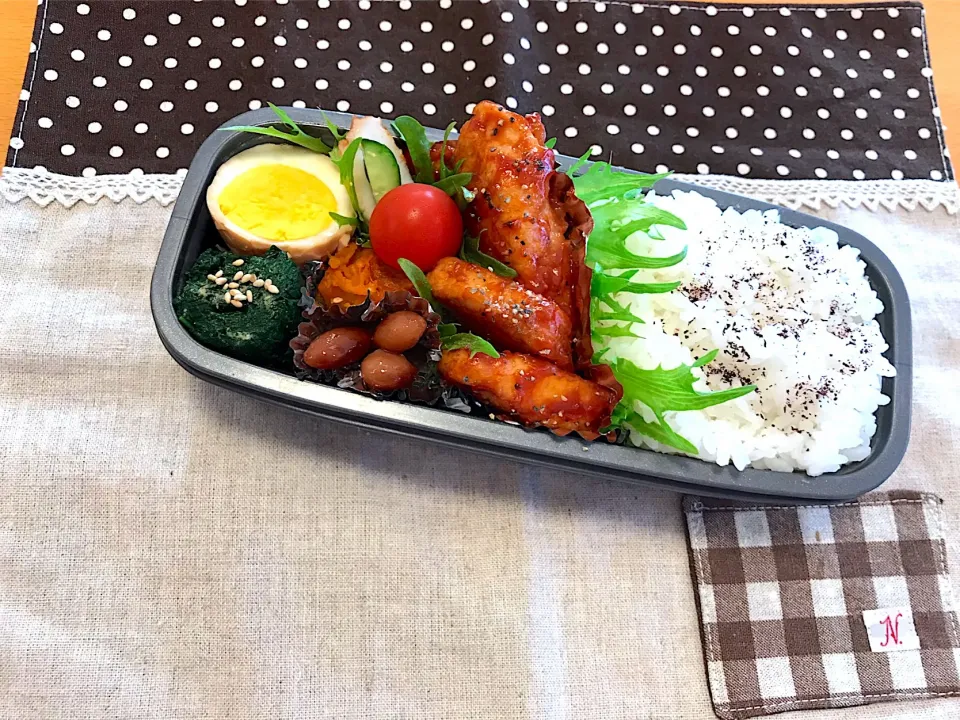 Snapdishの料理写真:鶏胸肉ケチャップ炒め🐓
煮卵🥚
ほうれん草からし醤油🥬
かぼちゃの煮物🎃
お豆さん😋
きゅうりin竹輪🥒|あやこさん