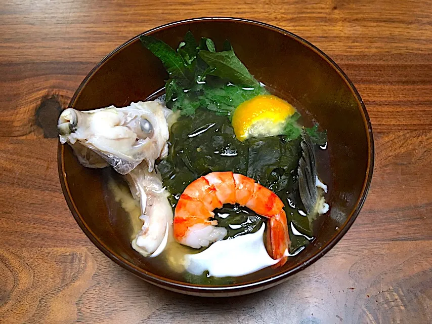 勝手にちょびちょび魚介祭④完🐠🍲
カワハギ出汁のお味噌汁🌛|ぱぴこ家さん