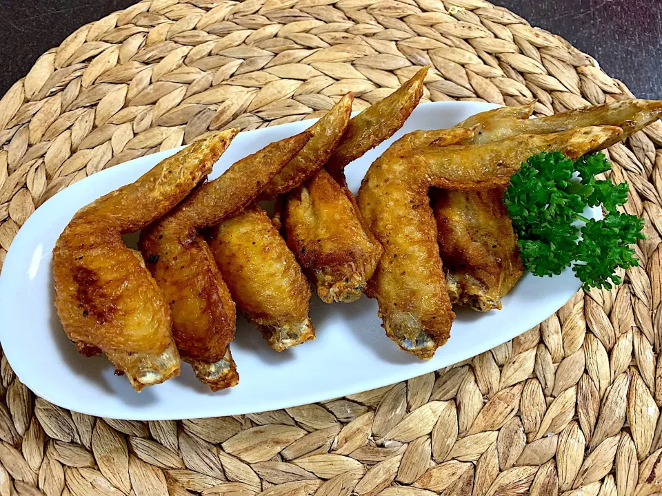 Snapdishの料理写真:Fried chicken wings|yeni kartikasariさん