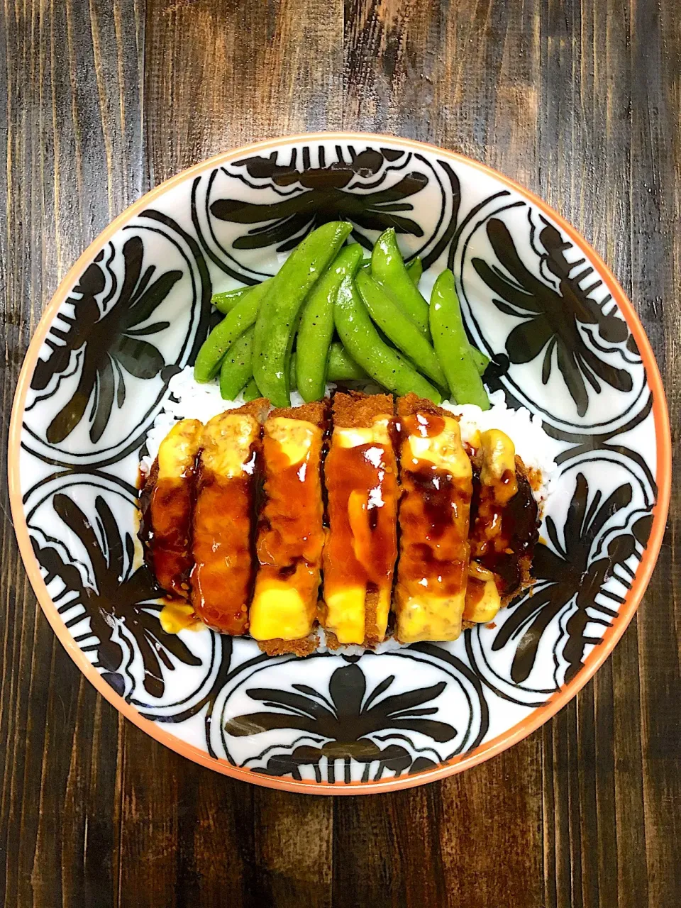 Dinner 2019/2/6 #みそチーズカツ丼 #これも名古屋めしというのか #わざとみそカツねと言ったのにチーズもねと念押された #ほぼ何にでもチーズ #前世はチーズだったんじゃ|LeBさん