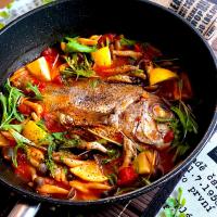 鯛のトマトアクアパッツァ風