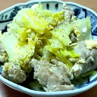 Snapdishの料理写真:白菜と豚肉の中華風炒め卵とじ|べぇさん