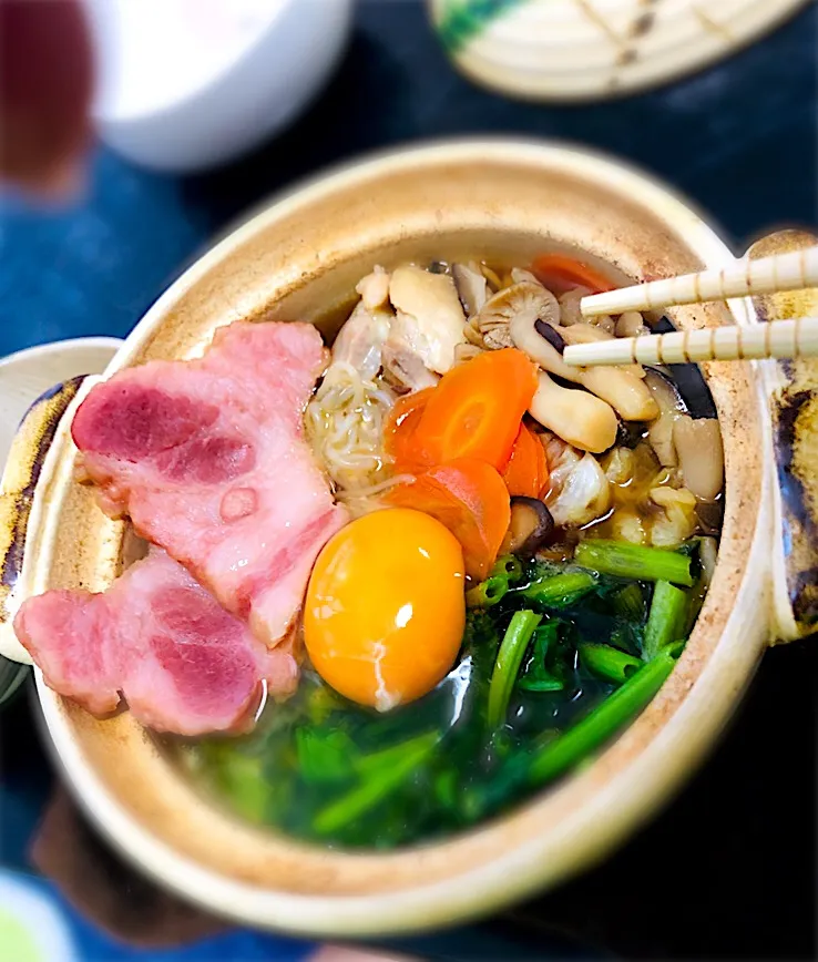 厚切りハムのすき焼き🍲

普通のすき焼きに厚切りハムをドーンと乗せてアクセント✨|ぶっちゃるんさん