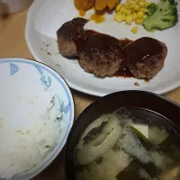 Snapdishの料理写真:ハンバーグ🍴|ひょうたんさん