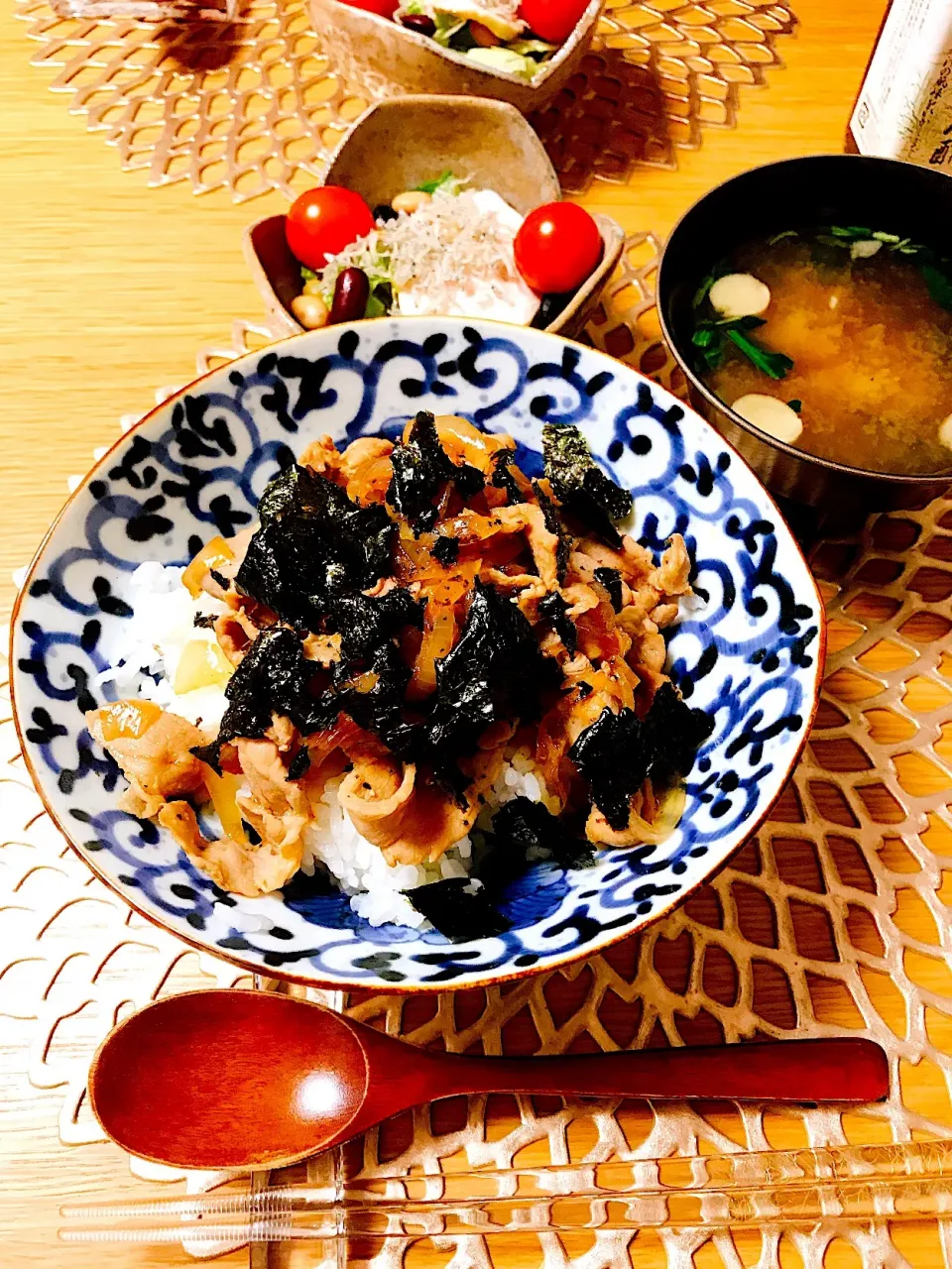 豚丼|虹色さん