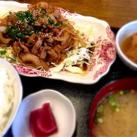 Snapdishの料理写真:焼肉定食  at  栄蔵|natsu.さん