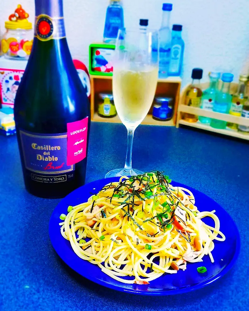 Snapdishの料理写真:天然マグロ、自家製シーチキンの和風パスタ|masaki .fさん