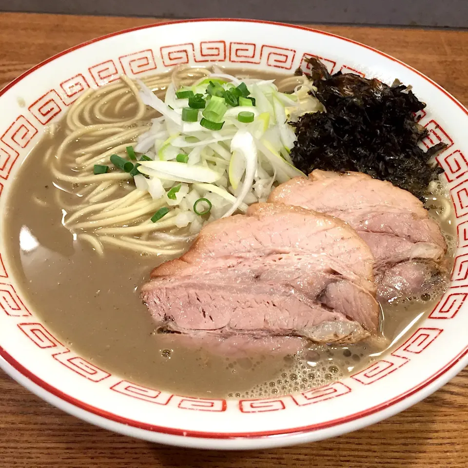 煮干中華そば専門 煮干丸で濃厚煮干そば食べてきたよ🍜|NOMU'S キッチン🍳さん