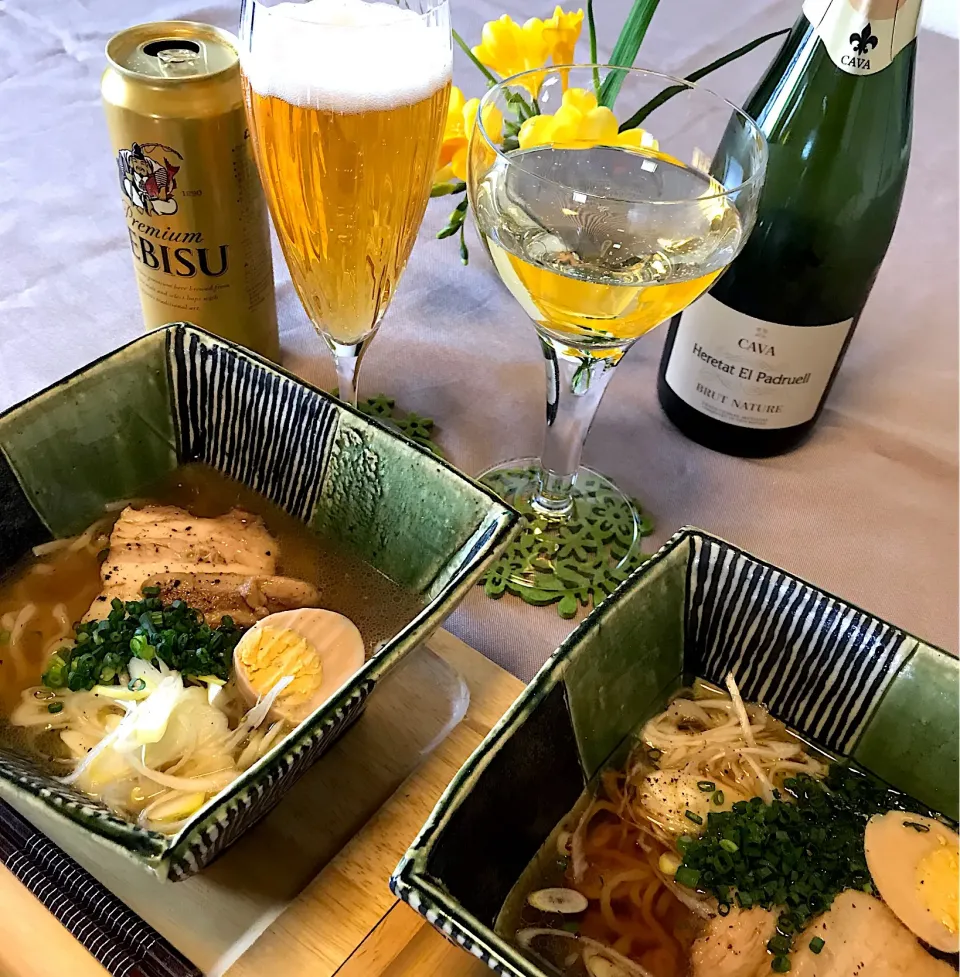 佐野ラーメン とスパークリングワイン とビール|izunさん