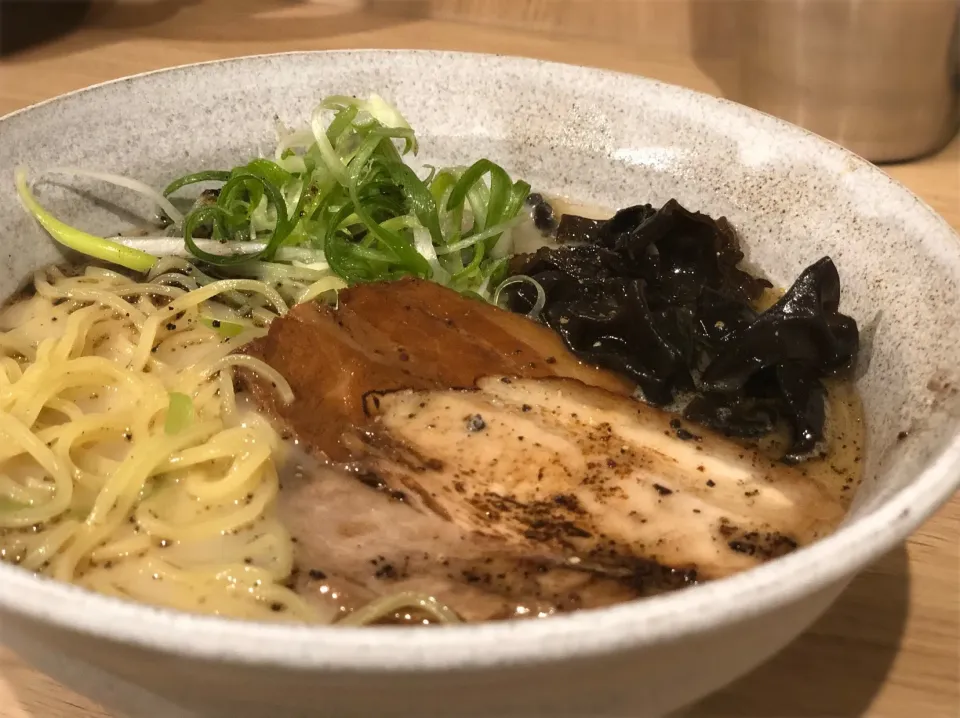 豚骨ラーメン🍜|女神さん