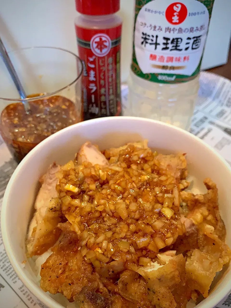 油淋鶏風 ピリ辛唐揚げ丼|ぺんぎん食堂のHirøさんさん