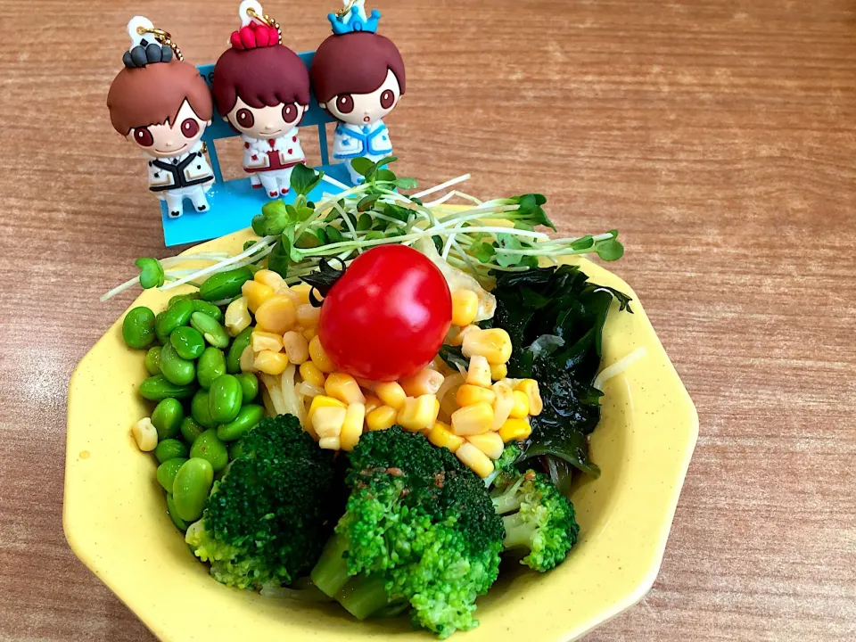 Snapdishの料理写真:サラダ🖤❤️💙ビッグボーイ|なぎさん