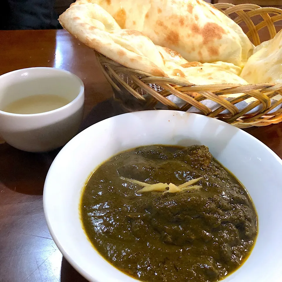 本日のカレー ほうれん草とチキンのカレー|ヨッチャンさん