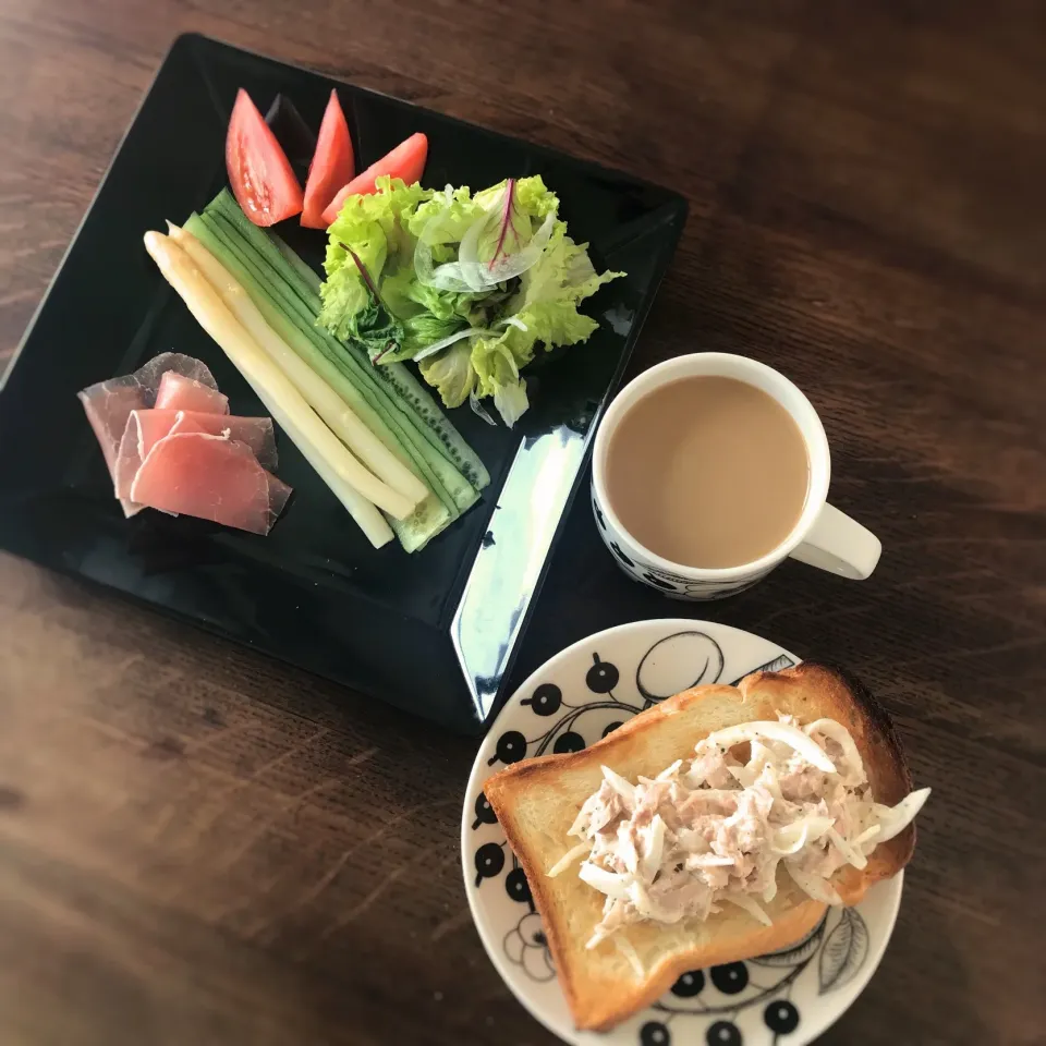 今日の朝ごはん|ぺんぎんさん