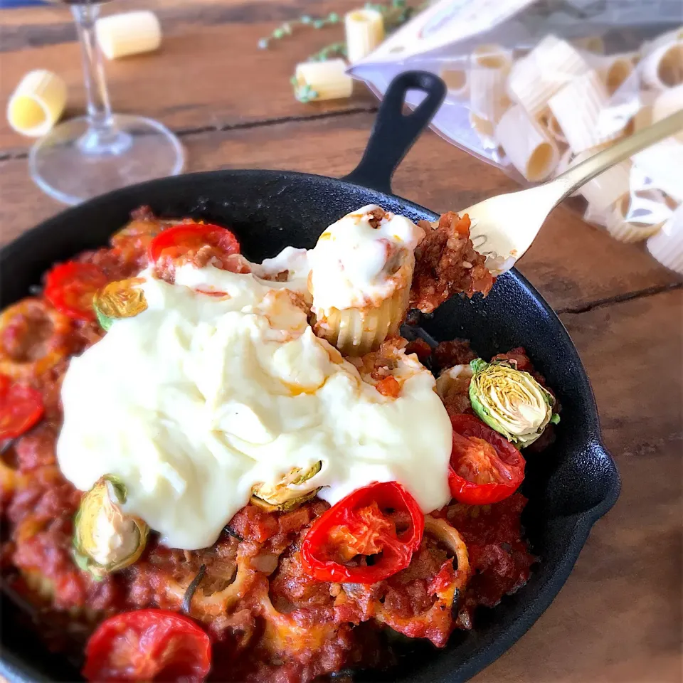 パッケリの肉詰め熱々ミートソース&チーズソース🧀🍝|呑兵衛料理家 おねこさん