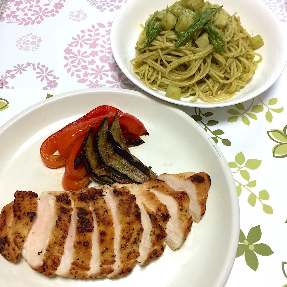 鶏の香草焼きとジェノベーゼスパゲティ|まみっこさん