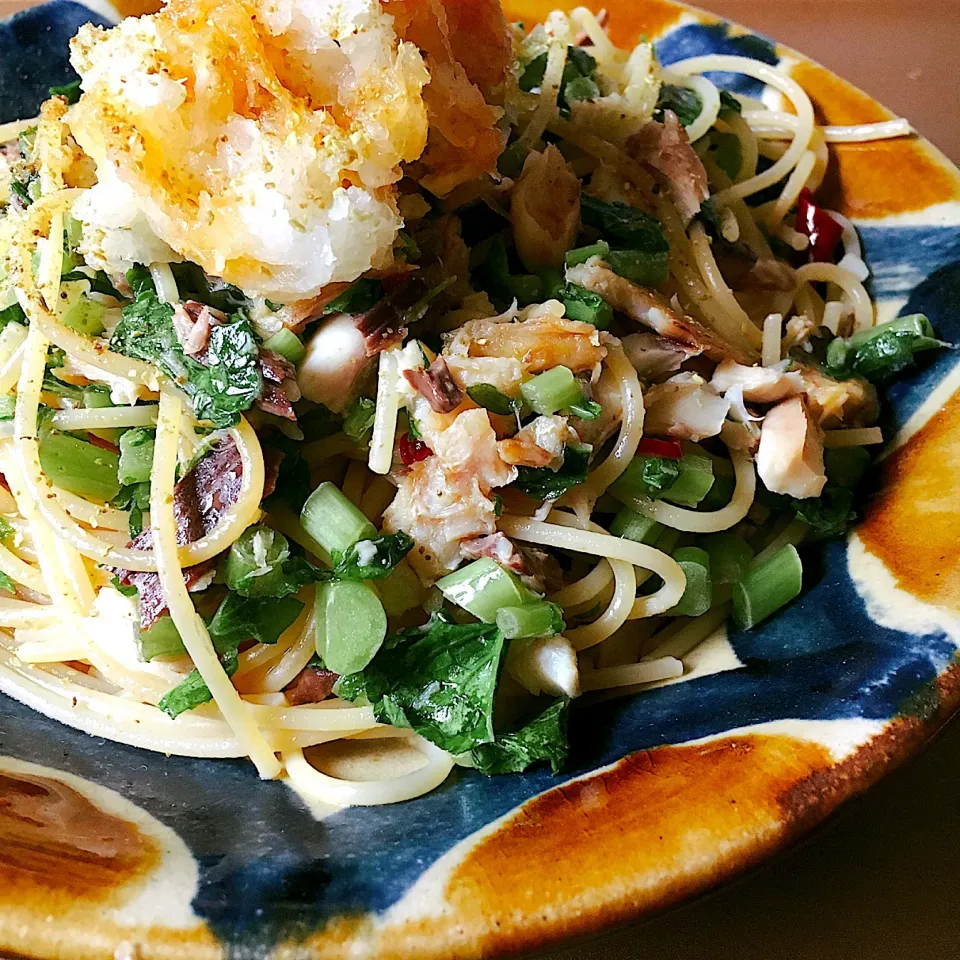 アジの干物とだいこんの葉っぱの塩もみパスタ。ぽん酢かけ大根おろしをトッピング。|yukko7740さん