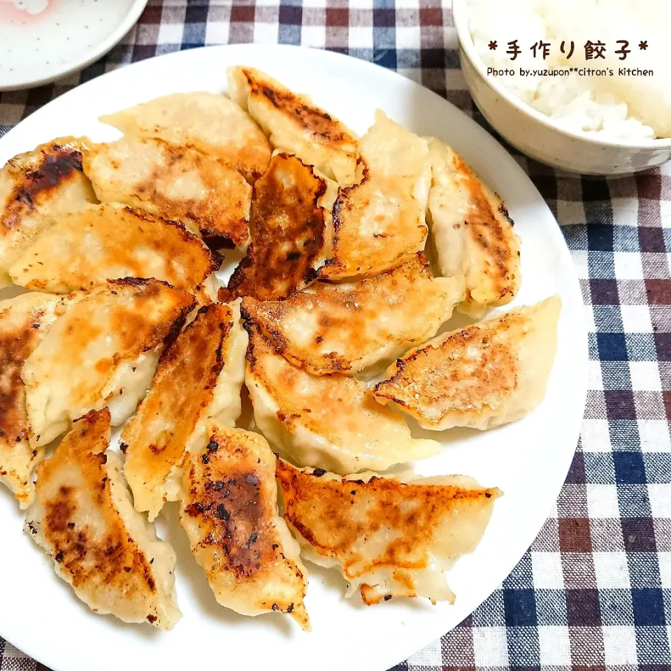 皮から手作り＊お家にあったものでモッチリ肉餃子♡|ゆずぽんさん