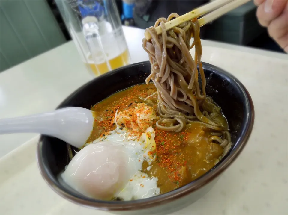 カレー蕎麦に温泉玉子|Takeshi  Nagakiさん