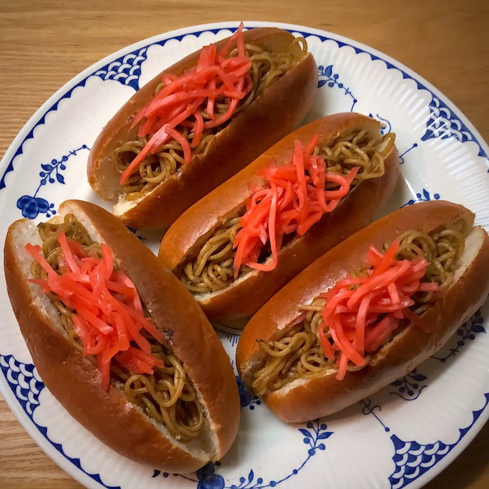 ホット…違う違う…焼きそばパン😊|Jean Nobyさん