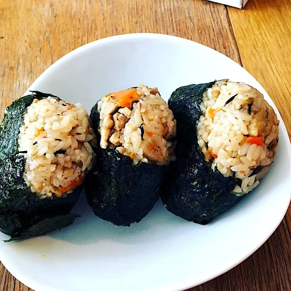 Snapdishの料理写真:シロカの電気圧力鍋で炊き込みご飯🤗💕|satoemiさん