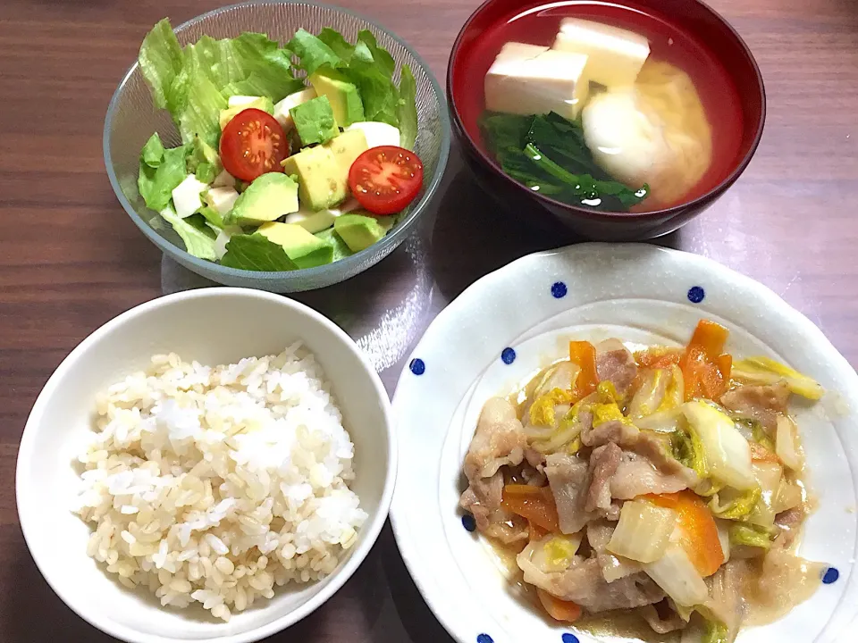 Snapdishの料理写真:白菜と豚バラのとろとろ煮 豆腐とお餅ほうれん草のおすまし アボカドと豆腐のサラダわさポンドレッシング|おさむん17さん