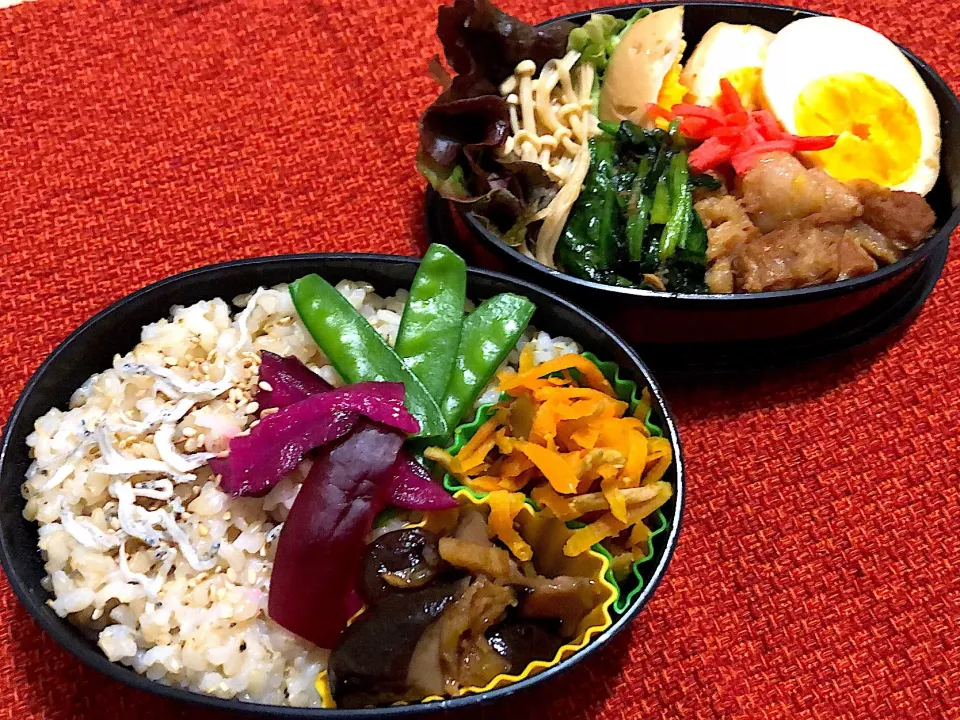 2／11昼食  #昼ごはん  #弁当 
•パイナップルジュースで漬け込んだ豚バラと玉子他の甘辛煮 •とっておきの椎茸佃煮 •人参きんぴら •玄米ごはん/じゃこ、柴漬け ‥お徳用２袋分の椎茸佃煮、大事に大事に食べたけど、これで食べ切り。名残惜しい‥|おさんどんさん