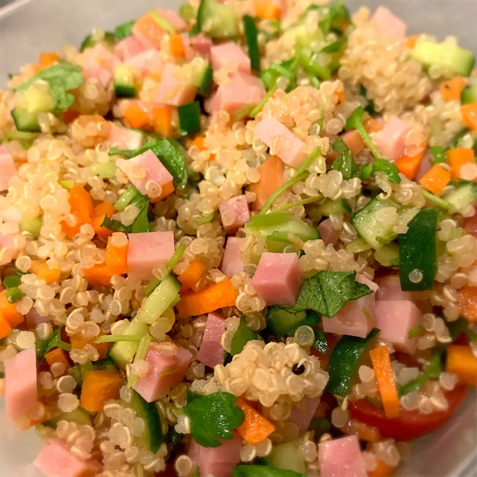 Ham and veggies quinoa salad ハムと残り物野菜のキヌアサラダ|Junya Tanakaさん