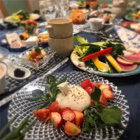 Snapdishの料理写真:ブッラータ🍓🍅|もとぱんさん