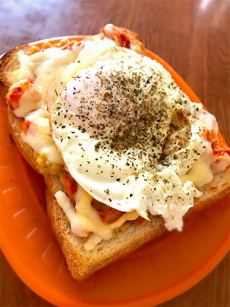 納豆キムチーズon目玉焼きトースト|かなさん