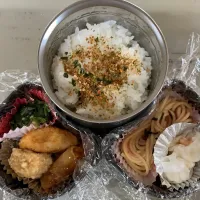 昼食のお弁当：おかずは冷凍のお弁当シリーズで済ませてしまいました😅|Catherine1965さん