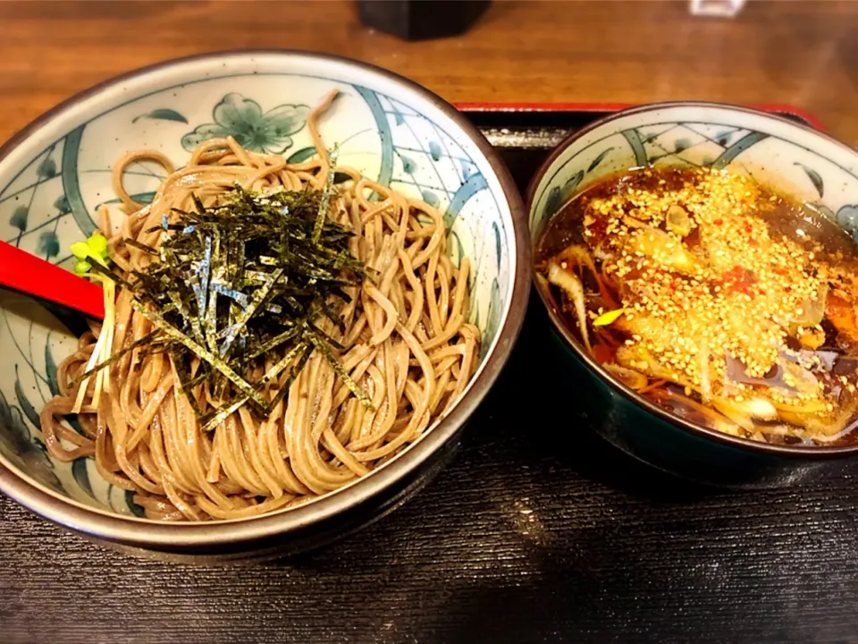 Snapdishの料理写真:鶏つけ蕎麦（並） ¥730|Blue Moon Caféさん